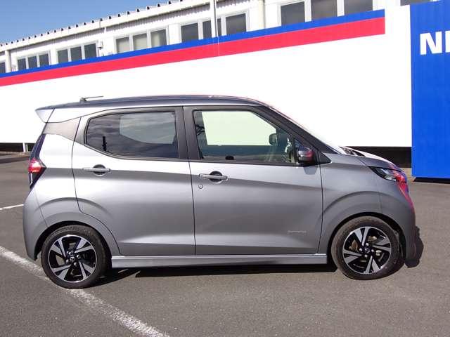 デイズ 660 ハイウェイスターGターボ 純正メモリーナビ SOSコール 車線逸脱 インテリジェントアラウンドビューモニター LED ナビTV 記録簿 ドライブレコーダー ETC スマートキー エアバック キーフリー サイドカメラ バックカメラ パワーステアリング ワンセグ(44枚目)