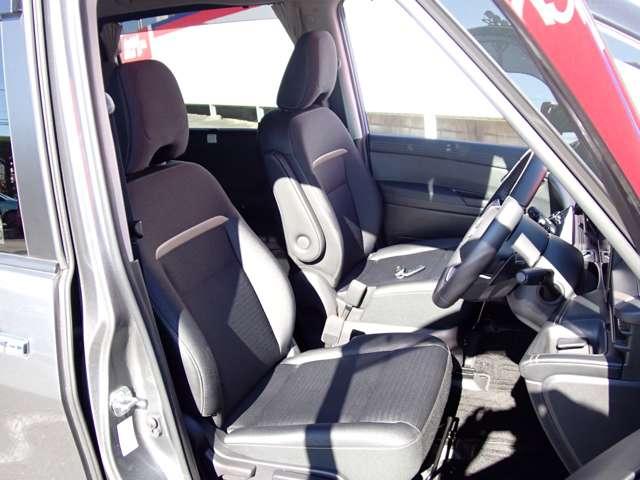 セレナ ２．０　ハイウェイスターＶ　４ＷＤ　両側オートスライドドア　後席モニター　３６０°カメラ　Ｂカメラ　追従クルコン　両側パワースライドドア　１オーナー　ＬＥＤ　メモリナビ　インテリキー　４ＷＤ　ＥＴＣ　アルミ　ドラレコ　禁煙車　衝突回避支援　車線逸脱（7枚目）