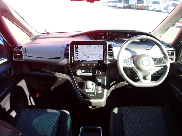 セレナ １．２　ｅ－ＰＯＷＥＲ　ハイウェイスター　Ｖ　両側オートスライドドア　後席モニター　３６０°カメラ　エマジェンシーブレーキ　１オナ　スマキー　バックカメラ　ＬＥＤ　レーンアシスト　点検記録簿付　ＥＴＣ　ドラレコ　イモビ　サイドカーテンエアバック　フルオートエアコン　アルミホイール（4枚目）