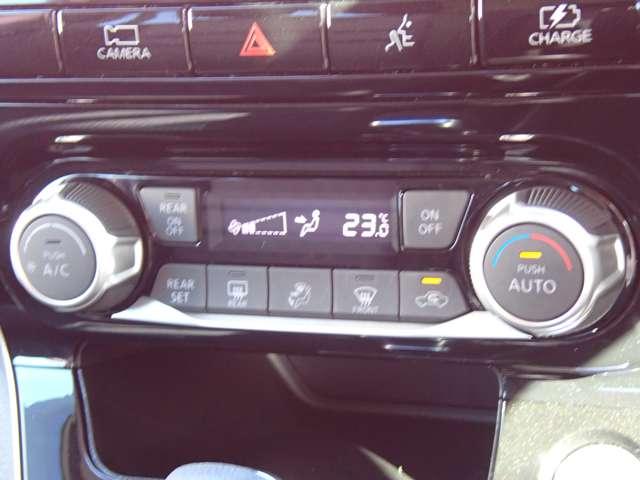 セレナ １．２　ｅ－ＰＯＷＥＲ　ハイウェイスター　Ｖ　両側オートスライドドア　後席モニター　３６０°カメラ　エマジェンシーブレーキ　１オナ　スマキー　バックカメラ　ＬＥＤ　レーンアシスト　点検記録簿付　ＥＴＣ　ドラレコ　イモビ　サイドカーテンエアバック　フルオートエアコン　アルミホイール（17枚目）