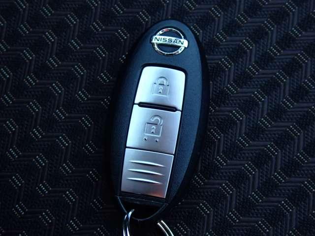 ノート １．２　ｅ－ＰＯＷＥＲ　メダリスト　純正メモリーナビ　インテリジェントキー　被害軽減ブレーキ　ＴＶナビ　禁煙　ドライブレコーダ　バックモニター　インテリキー　盗難防止装置　ＬＥＤランプ　車線逸脱警報システム　ワンオーナー　キーフリー　アルミホイール　ＥＴＣ　オートエアコン（17枚目）