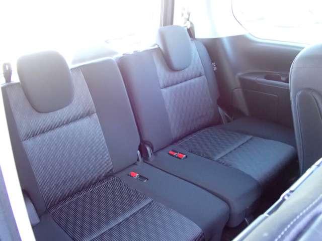 セレナ １．２　ｅ－ＰＯＷＥＲ　ハイウェイスター　Ｖ　両側オートスライドドア　後席モニター　３６０°カメラ　エマジェンシーブレーキ　１オナ　スマキー　バックカメラ　禁煙　ＬＥＤ　レーンアシスト　点検記録簿付　ＥＴＣ　ドラレコ　イモビ　サイドカーテンエアバック　フルオートエアコン　エアバック（11枚目）