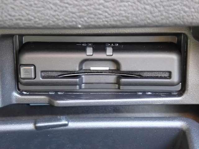 セレナ １．２　ｅ－ＰＯＷＥＲ　ハイウェイスター　Ｖ　両側オートスライドドア　後席モニター　３６０°カメラ　エマジェンシーブレーキ　１オナ　スマキー　バックカメラ　禁煙　ＬＥＤ　レーンアシスト　点検記録簿付　ＥＴＣ　ドラレコ　イモビ　サイドカーテンエアバック　フルオートエアコン　エアバック（14枚目）