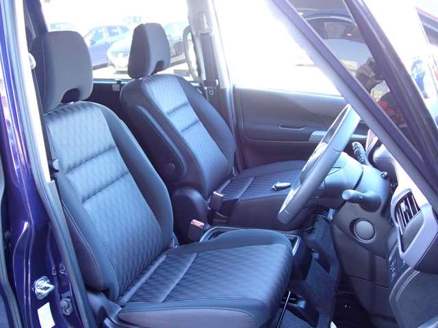 セレナ 1.2 e-POWER ハイウェイスター V 両側オートスライドドア 後席モニター 360°カメラ エマジェンシーブレーキ 1オナ スマキー バックカメラ 禁煙 LED レーンアシスト 点検記録簿付 ETC ドラレコ イモビ サイドカーテンエアバック フルオートエアコン エアバック(15枚目)