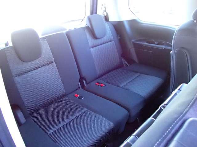 セレナ 1.2 e-POWER ハイウェイスター V 両側オートスライドドア 後席モニター 360°カメラ エマジェンシーブレーキ 1オナ スマキー バックカメラ 禁煙 LED レーンアシスト 点検記録簿付 ETC ドラレコ イモビ サイドカーテンエアバック フルオートエアコン エアバック(17枚目)