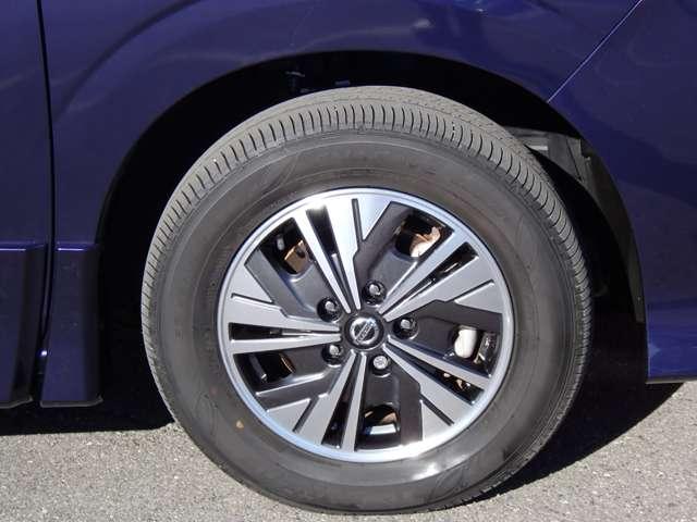 セレナ １．２　ｅ－ＰＯＷＥＲ　ハイウェイスター　Ｖ　両側オートスライドドア　後席モニター　３６０°カメラ　エマジェンシーブレーキ　１オナ　スマキー　バックカメラ　禁煙　ＬＥＤ　レーンアシスト　点検記録簿付　ＥＴＣ　ドラレコ　イモビ　サイドカーテンエアバック　フルオートエアコン　エアバック（30枚目）