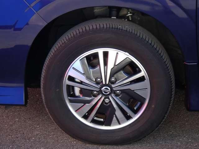 セレナ １．２　ｅ－ＰＯＷＥＲ　ハイウェイスター　Ｖ　両側オートスライドドア　後席モニター　３６０°カメラ　エマジェンシーブレーキ　１オナ　スマキー　バックカメラ　禁煙　ＬＥＤ　レーンアシスト　点検記録簿付　ＥＴＣ　ドラレコ　イモビ　サイドカーテンエアバック　フルオートエアコン　エアバック（33枚目）