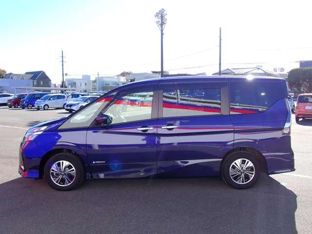 セレナ １．２　ｅ－ＰＯＷＥＲ　ハイウェイスター　Ｖ　両側オートスライドドア　後席モニター　３６０°カメラ　エマジェンシーブレーキ　１オナ　スマキー　バックカメラ　禁煙　ＬＥＤ　レーンアシスト　点検記録簿付　ＥＴＣ　ドラレコ　イモビ　サイドカーテンエアバック　フルオートエアコン　エアバック（36枚目）