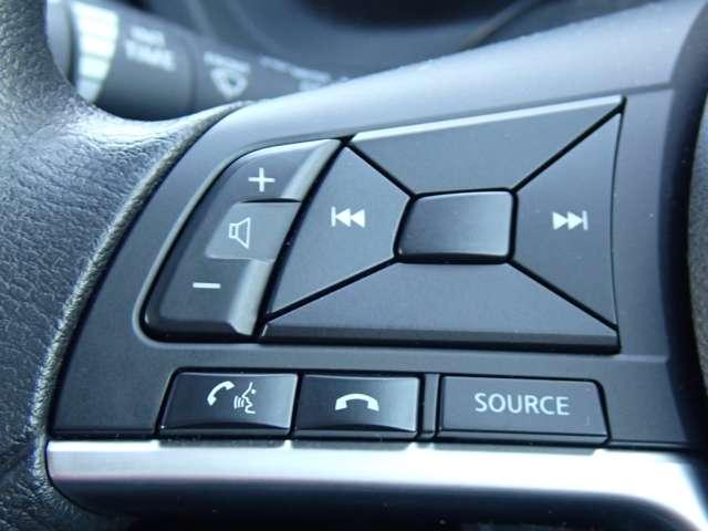 ノート 1.2 e-POWER X Vセレクション 純正メモリーナビ インテリジェントキー アラウンドカメラ ワンオ-ナ-車 運転席助手席エアバック エアバッグ 衝突被害軽減装置 イモビライザー 禁煙車 LEDヘッドライト パワーウインドウ レーンアシスト クルコン ETC アルミホイール(12枚目)