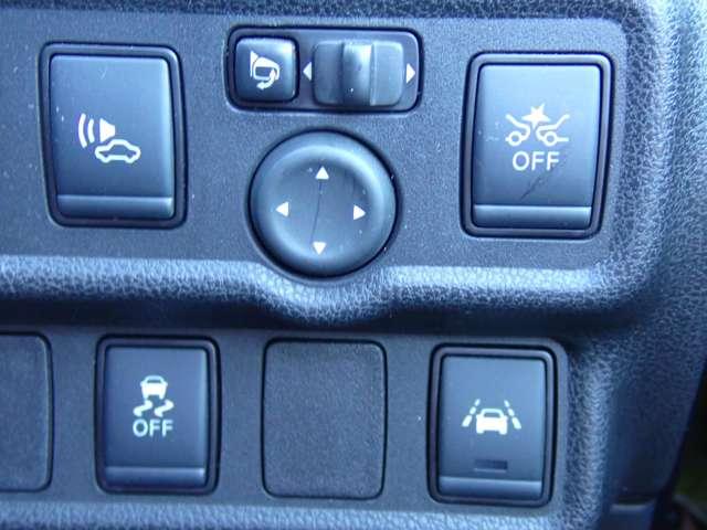 ノート 1.2 e-POWER X Vセレクション 純正メモリーナビ インテリジェントキー アラウンドカメラ ワンオ-ナ-車 運転席助手席エアバック エアバッグ 衝突被害軽減装置 イモビライザー 禁煙車 LEDヘッドライト パワーウインドウ レーンアシスト クルコン ETC アルミホイール(15枚目)