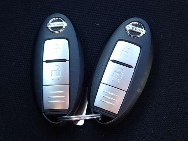 ノート 1.2 e-POWER X Vセレクション 純正メモリーナビ インテリジェントキー アラウンドカメラ ワンオ-ナ-車 運転席助手席エアバック エアバッグ 衝突被害軽減装置 イモビライザー 禁煙車 LEDヘッドライト パワーウインドウ レーンアシスト クルコン ETC アルミホイール(18枚目)