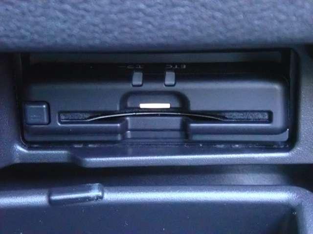 セレナ 2.0 ハイウェイスター V 両側オートスライドドア 後席モニター サイドエアバッグ アラウンドビュ- 1オナ アルミ 衝突被害軽減 LDP エアバッグ 両側オートスライドドア LEDライト インテリジェントキー 禁煙 点検記録簿 サイドカメラ メモリーナビ ナビTV(16枚目)