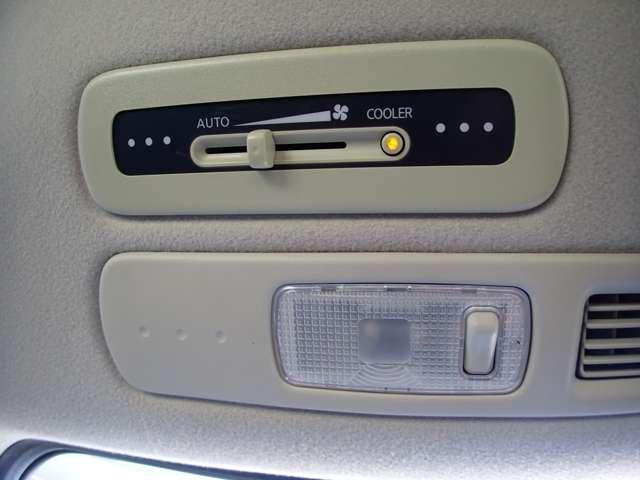 セレナ ２．０　２０Ｓ　Ｖセレクション　純正ＨＤＤナビ　左側オートスライドドア　セキュリティ　ドライブレコーダー　スマキー　キーレスエントリー　ダブルエアバッグ　バックカメラ　エアコン　ナビＴＶ　ＰＳ　ＨＤＤナビ　ＡＢＳ　ＥＴＣ　ワンセグＴＶ　運転席エアバッグ　ＰＷ（15枚目）