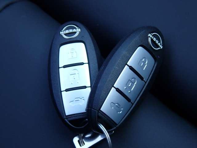 スカイライン ３．０　４００Ｒ　試乗車　ＮＩＳＳＡＮコネクトナビ　ツインターボ　本革シ－ト　ＬＥＤヘッド　キーレスエントリー　ワンオーナ　車線逸脱警報　スマ－トキ－　バックモニター　クルコン　メモリーナビ　ナビＴＶ　サイドカメラ　ＡＡＣ　アルミ　盗難防止装置　ＥＴＣ　エアバッグ（33枚目）