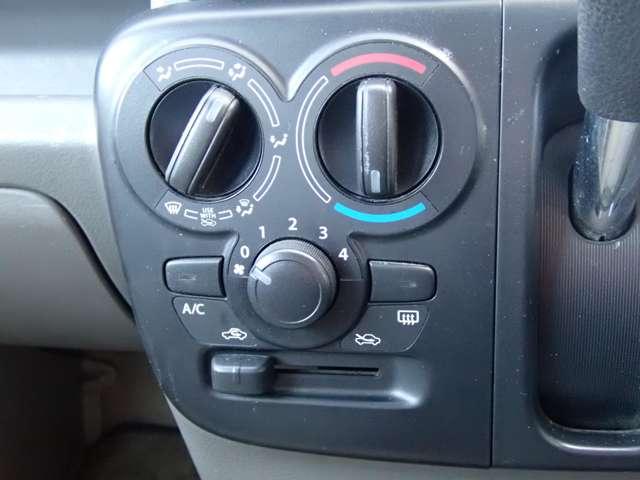 NV100クリッパーバン 660 GXターボ ハイルーフ 純正メモリーナビ リモコンキー インテリジェントエマージェンシーブレーキ 車線逸脱防止 バックカメラ ドラレコ キーレス ETC フルオートエアコン PS 1セグTV メモリーナビ ABS 運転席エアバッグ ダブルエアバッグ 記録簿(12枚目)