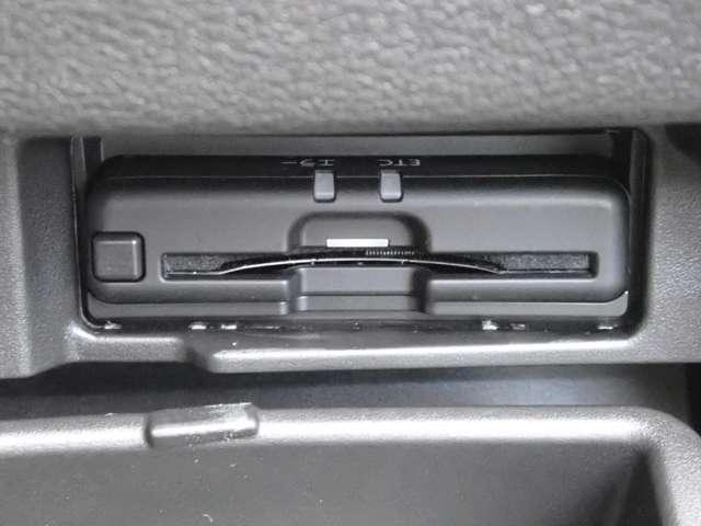 セレナ 1.2 e-POWER ハイウェイスター G 両側オートスライドドア 純正メモリーナビ 360度カメラ Pアシスト 衝突軽減ブレーキ 禁煙車 両側パワースライドドア LDP LEDヘッドライト インテリジェントキー ドライブレコーダー ETC レーダークルコン オートエアコン 1オーナー(13枚目)