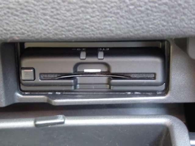 セレナ 1.2 e-POWER ハイウェイスター V 両側オートスライドドア 後席モニター 360°カメラ エマジェンシーブレーキ 1オナ スマキー バックカメラ 禁煙 LED レーンアシスト 点検記録簿付 ETC ドラレコ イモビ サイドカーテンエアバック フルオートエアコン エアバック(13枚目)