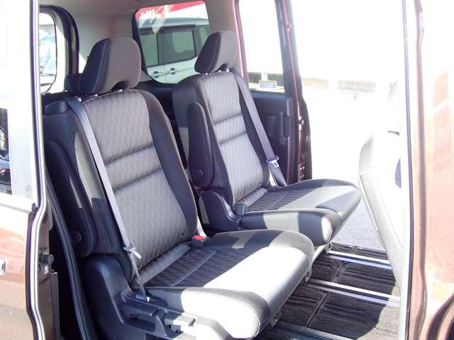 セレナ 1.2 e-POWER ハイウェイスター V 両側オートスライドドア 後席モニター 360°カメラ エマジェンシーブレーキ 1オナ スマキー バックカメラ 禁煙 LED レーンアシスト 点検記録簿付 ETC ドラレコ イモビ サイドカーテンエアバック フルオートエアコン エアバック(7枚目)