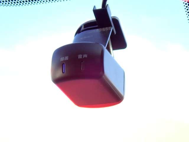 セレナ 1.2 e-POWER ハイウェイスター V 両側オートスライドドア 後席モニター 360°カメラ エマジェンシーブレーキ 1オナ スマキー バックカメラ 禁煙 LED レーンアシスト 点検記録簿付 ETC ドラレコ イモビ サイドカーテンエアバック フルオートエアコン エアバック(11枚目)