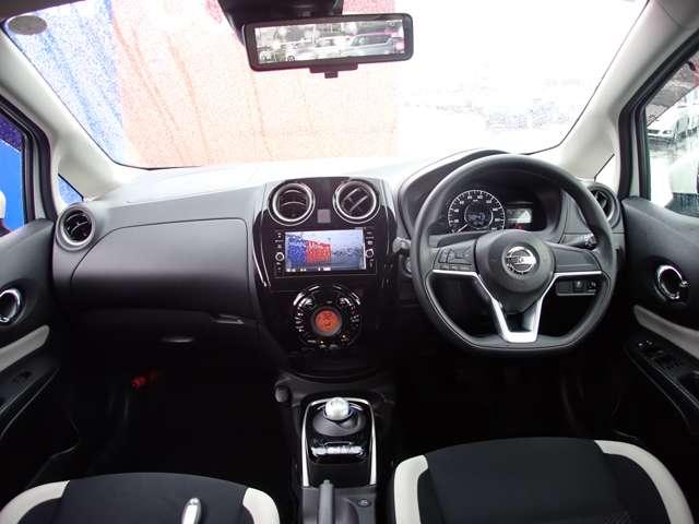 ノート １．２　ｅ－ＰＯＷＥＲ　Ｘ　純正メモリーナビ　インテリルームミラー　禁煙　３６０°カメラ　記録簿付　Ｒカメラ　運転席助手席エアバック　レーンキープ　ＡＵＴＯエアコン　１オーナー　盗難防止システム　ナビＴＶ　ＡＷ　サイドカメラ　運転席エアバッグ　キーレスエントリー（4枚目）
