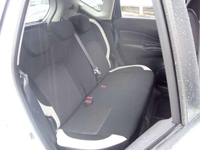 ノート １．２　ｅ－ＰＯＷＥＲ　Ｘ　純正メモリーナビ　インテリルームミラー　禁煙　３６０°カメラ　記録簿付　Ｒカメラ　運転席助手席エアバック　レーンキープ　ＡＵＴＯエアコン　１オーナー　盗難防止システム　ナビＴＶ　ＡＷ　サイドカメラ　運転席エアバッグ　キーレスエントリー（11枚目）