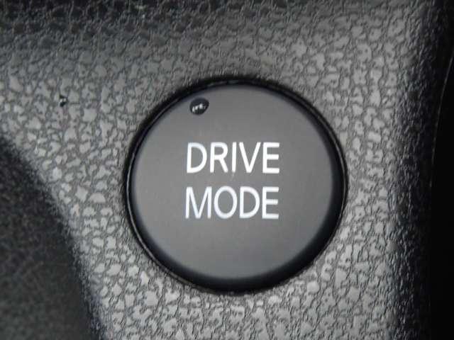 ノート １．２　ｅ－ＰＯＷＥＲ　Ｘ　純正メモリーナビ　インテリルームミラー　禁煙　３６０°カメラ　記録簿付　Ｒカメラ　運転席助手席エアバック　レーンキープ　ＡＵＴＯエアコン　１オーナー　盗難防止システム　ナビＴＶ　ＡＷ　サイドカメラ　運転席エアバッグ　キーレスエントリー（12枚目）