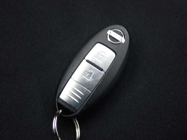 ノート １．２　ｅ－ＰＯＷＥＲ　Ｘ　純正メモリーナビ　インテリルームミラー　禁煙　３６０°カメラ　記録簿付　Ｒカメラ　運転席助手席エアバック　レーンキープ　ＡＵＴＯエアコン　１オーナー　盗難防止システム　ナビＴＶ　ＡＷ　サイドカメラ　運転席エアバッグ　キーレスエントリー（15枚目）