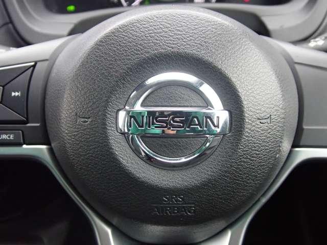 ノート １．２　ｅ－ＰＯＷＥＲ　Ｘ　純正メモリーナビ　インテリルームミラー　禁煙　３６０°カメラ　記録簿付　Ｒカメラ　運転席助手席エアバック　レーンキープ　ＡＵＴＯエアコン　１オーナー　盗難防止システム　ナビＴＶ　ＡＷ　サイドカメラ　運転席エアバッグ　キーレスエントリー（17枚目）