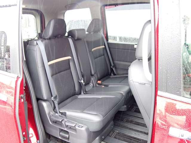 セレナ ２．０　ハイウェイスターＶ　４ＷＤ　両側オートスライド　ＮＩＳＳＡＮコネクトナビ　３６０°カメラ　Ｂカメラ　追従クルコン　両側パワースライドドア　１オーナー　ＬＥＤ　メモリナビ　インテリキー　４ＷＤ　ＥＴＣ　アルミ　禁煙車　衝突回避支援　車線逸脱（8枚目）