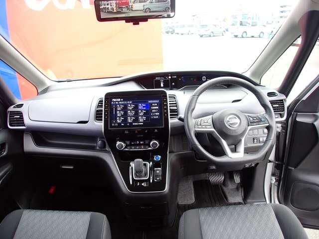 セレナ １．２　ｅ－ＰＯＷＥＲ　ハイウェイスター　Ｖ　両側オートスライドドア　純正メモリーナビ　３６０°カメラ　エマジェンシーブレーキ　１オナ　スマキー　バックカメラ　禁煙　ＬＥＤ　レーンアシスト　点検記録簿付　ＥＴＣ　ドラレコ　イモビ　サイドカーテンエアバック　フルオートエアコン　エアバック（4枚目）