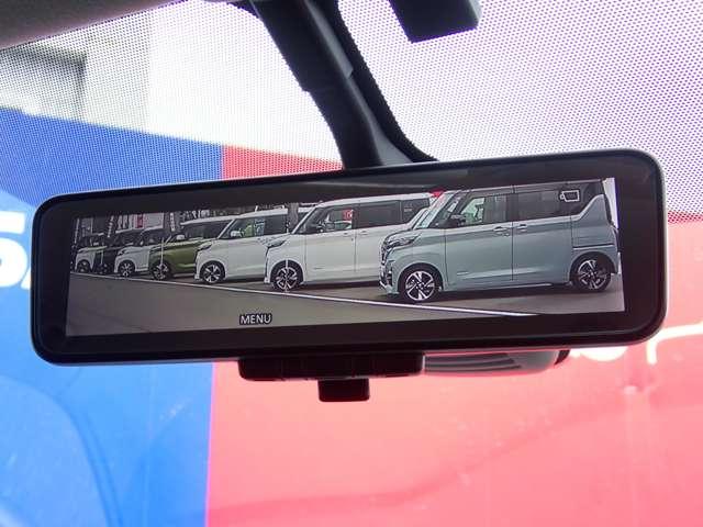 セレナ １．２　ｅ－ＰＯＷＥＲ　ハイウェイスター　Ｖ　両側オートスライドドア　純正メモリーナビ　３６０°カメラ　エマジェンシーブレーキ　１オナ　スマキー　バックカメラ　禁煙　ＬＥＤ　レーンアシスト　点検記録簿付　ＥＴＣ　ドラレコ　イモビ　サイドカーテンエアバック　フルオートエアコン　エアバック（11枚目）