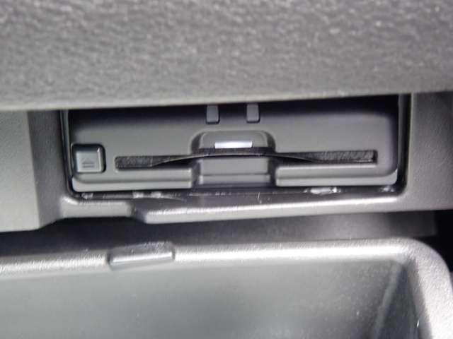 セレナ １．２　ｅ－ＰＯＷＥＲ　ハイウェイスター　Ｖ　両側オートスライドドア　純正メモリーナビ　３６０°カメラ　エマジェンシーブレーキ　１オナ　スマキー　バックカメラ　禁煙　ＬＥＤ　レーンアシスト　点検記録簿付　ＥＴＣ　ドラレコ　イモビ　サイドカーテンエアバック　フルオートエアコン　エアバック（12枚目）