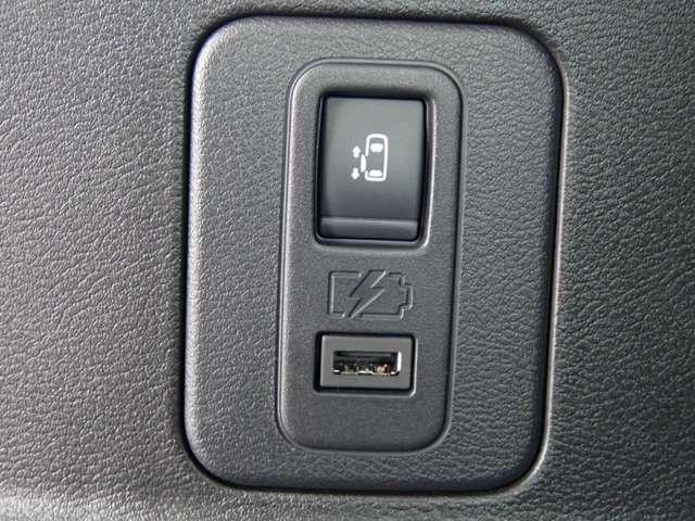 セレナ １．２　ｅ－ＰＯＷＥＲ　ハイウェイスター　Ｖ　両側オートスライドドア　純正メモリーナビ　３６０°カメラ　エマジェンシーブレーキ　１オナ　スマキー　バックカメラ　禁煙　ＬＥＤ　レーンアシスト　点検記録簿付　ＥＴＣ　ドラレコ　イモビ　サイドカーテンエアバック　フルオートエアコン　エアバック（20枚目）