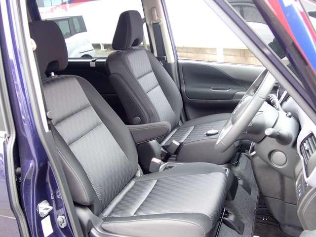 セレナ １．２　ｅ－ＰＯＷＥＲ　ハイウェイスター　Ｖ　両側オートスライドドア　純正メモリーナビ　３６０°カメラ　エマジェンシーブレーキ　１オナ　スマキー　バックカメラ　禁煙　ＬＥＤ　レーンアシスト　点検記録簿付　ＥＴＣ　ドラレコ　イモビ　サイドカーテンエアバック　フルオートエアコン　エアバック（6枚目）