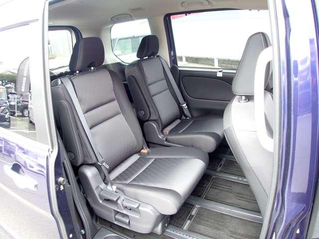 セレナ １．２　ｅ－ＰＯＷＥＲ　ハイウェイスター　Ｖ　両側オートスライドドア　純正メモリーナビ　３６０°カメラ　エマジェンシーブレーキ　１オナ　スマキー　バックカメラ　禁煙　ＬＥＤ　レーンアシスト　点検記録簿付　ＥＴＣ　ドラレコ　イモビ　サイドカーテンエアバック　フルオートエアコン　エアバック（7枚目）