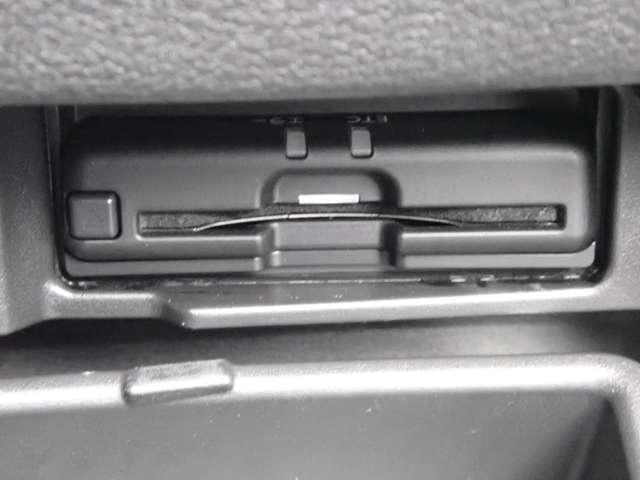 セレナ １．２　ｅ－ＰＯＷＥＲ　ハイウェイスター　Ｖ　両側オートスライドドア　純正メモリーナビ　３６０°カメラ　エマジェンシーブレーキ　１オナ　スマキー　バックカメラ　禁煙　ＬＥＤ　レーンアシスト　点検記録簿付　ＥＴＣ　ドラレコ　イモビ　サイドカーテンエアバック　フルオートエアコン　エアバック（11枚目）