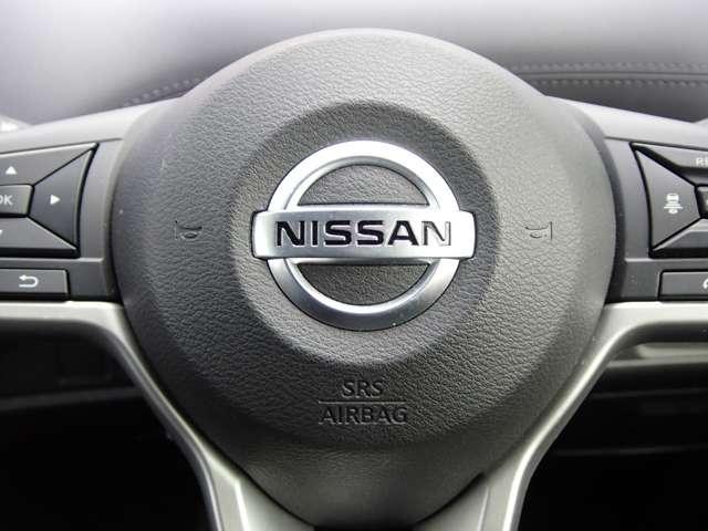 セレナ １．２　ｅ－ＰＯＷＥＲ　ハイウェイスター　Ｖ　両側オートスライドドア　純正メモリーナビ　３６０°カメラ　エマジェンシーブレーキ　１オナ　スマキー　バックカメラ　禁煙　ＬＥＤ　レーンアシスト　点検記録簿付　ＥＴＣ　ドラレコ　イモビ　サイドカーテンエアバック　フルオートエアコン　エアバック（20枚目）