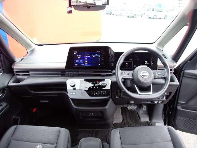 セレナ １．４　ｅ－ＰＯＷＥＲ　ハイウェイスターＶ　両側オートスライドドア　シートヒーター　自動（被害軽減）ブレーキ　ＬＤＰ　追従クルーズ　ＬＥＤランプ　バックモニター　禁煙　アルミホイール　ドライブレコーダ　ＥＴＣ　記録簿　盗難防止システム　スマートキー　１オナ　オートエアコン　ナビＴＶ（4枚目）