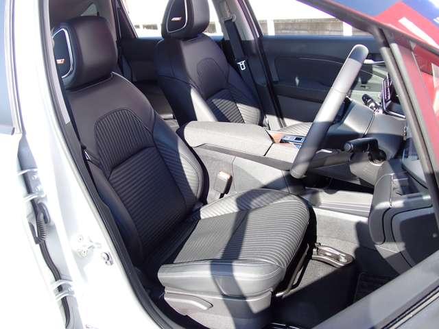 オーラ １．２　Ｇ　レザーエディション　ＮＩＳＳＡＮコネクトナビ　ＳＯＳコール　ワンオーナ　追突防止　クルコン　本革　車線逸脱警報装置　禁煙車　ＬＥＤ　ドライブレコーダー　盗難防止　記録簿　バックモニター　ＥＴＣ　メモリーナビゲーション　ＡＷ　キーレスエントリー　オートエアコン（7枚目）