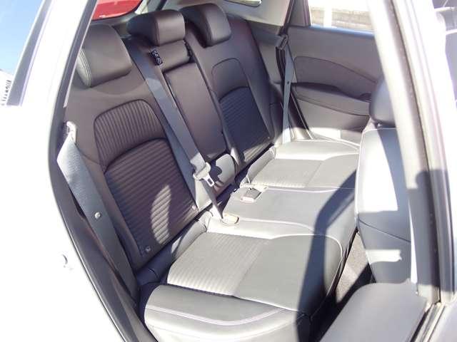 オーラ １．２　Ｇ　レザーエディション　ＮＩＳＳＡＮコネクトナビ　ＳＯＳコール　ワンオーナ　追突防止　クルコン　本革　車線逸脱警報装置　禁煙車　ＬＥＤ　ドライブレコーダー　盗難防止　記録簿　バックモニター　ＥＴＣ　メモリーナビゲーション　ＡＷ　キーレスエントリー　オートエアコン（8枚目）