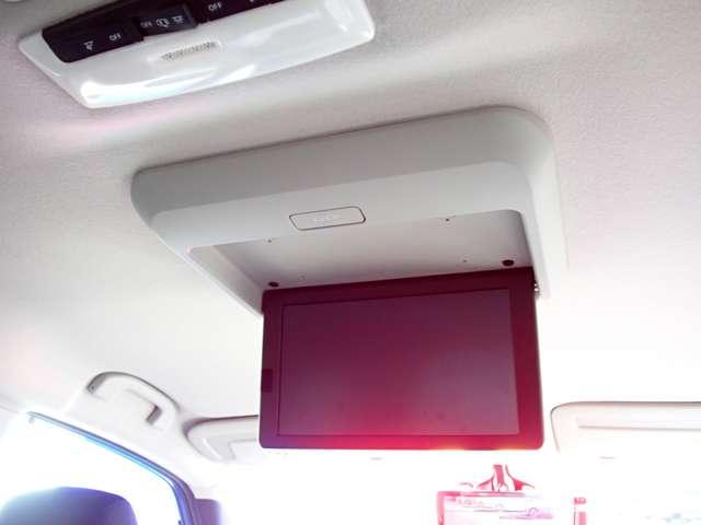 セレナ ２．０　Ｘ　両側オートスライドドア　後席モニター　３６０度カメラ　ＬＥＤライト　禁煙　インテリジェントキー　サイドカメラ　Ａストップ　パークアシスト　ＥＴＣ　レーンキープ　記録簿　キーレス　メモナビ　ワンセグテレビ　パワーウインドウ　ナビＴＶ　ＡＢＳ（8枚目）