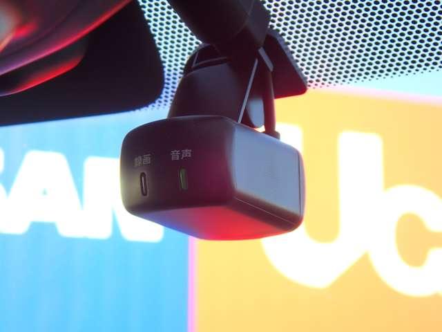 ノート １．２　Ｘ　Ｖセレクション　純正メモリーナビ　インテリジェントキー　衝突被害軽減装置　全周囲カメラ　バックビューモニター　レーンキープ　ワンオーナー　イモビライザー　ドラレコ付　記録簿　インテリキー　オートエアコン　Ａストップ　Ｗエアバック　ＥＴＣ　ＡＢＳ　ナビＴＶ（13枚目）