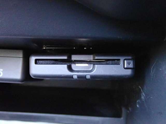 ノート １．２　Ｘ　Ｖセレクション　純正メモリーナビ　インテリジェントキー　衝突被害軽減装置　全周囲カメラ　バックビューモニター　レーンキープ　ワンオーナー　イモビライザー　ドラレコ付　記録簿　インテリキー　オートエアコン　Ａストップ　Ｗエアバック　ＥＴＣ　ＡＢＳ　ナビＴＶ（14枚目）