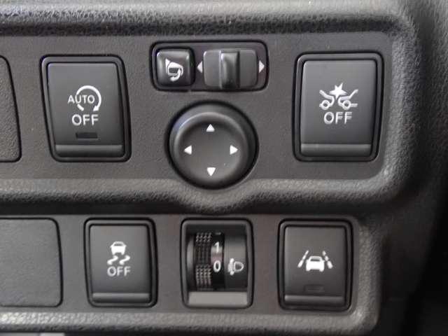 ノート １．２　Ｘ　Ｖセレクション　純正メモリーナビ　インテリジェントキー　衝突被害軽減装置　全周囲カメラ　バックビューモニター　レーンキープ　ワンオーナー　イモビライザー　ドラレコ付　記録簿　インテリキー　オートエアコン　Ａストップ　Ｗエアバック　ＥＴＣ　ＡＢＳ　ナビＴＶ（17枚目）