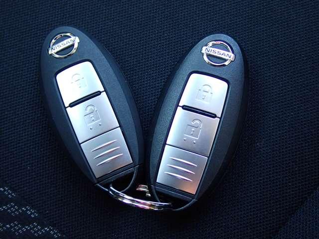 ノート １．２　Ｘ　Ｖセレクション　純正メモリーナビ　インテリジェントキー　衝突被害軽減装置　全周囲カメラ　バックビューモニター　レーンキープ　ワンオーナー　イモビライザー　ドラレコ付　記録簿　インテリキー　オートエアコン　Ａストップ　Ｗエアバック　ＥＴＣ　ＡＢＳ　ナビＴＶ（18枚目）