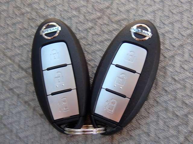 ルークス ６６０　Ｘ　左側オートスライドドア　純正メモリーナビ　アラモニ　前後衝突軽減ブレーキ　禁煙　車線逸脱防止　ＥＴＣ　スマートキー　定期点検記録簿　キーフリー　ドライブレコーダー　ｉ－ｓｔｏｐ　フルオートエアコン　パワーウインドウ　バックカメラ　盗難防止（21枚目）