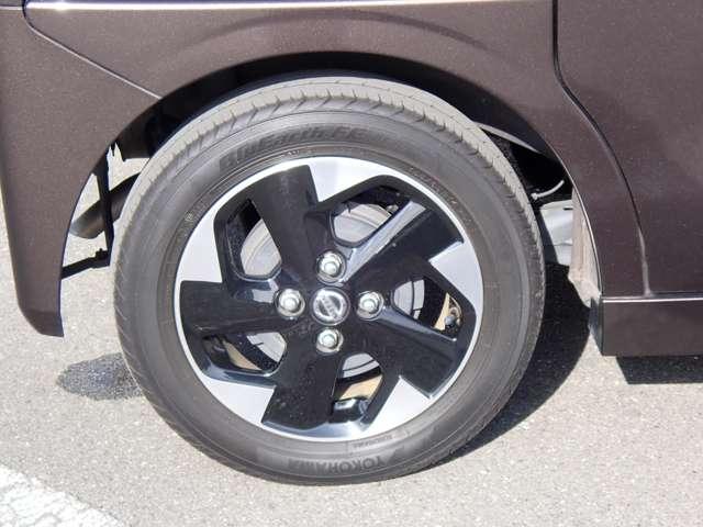 �������͑�������􏃐��A���~�z�C�[���I�{�f�B�Ƀ}�b�`�����f�U�C���ł���