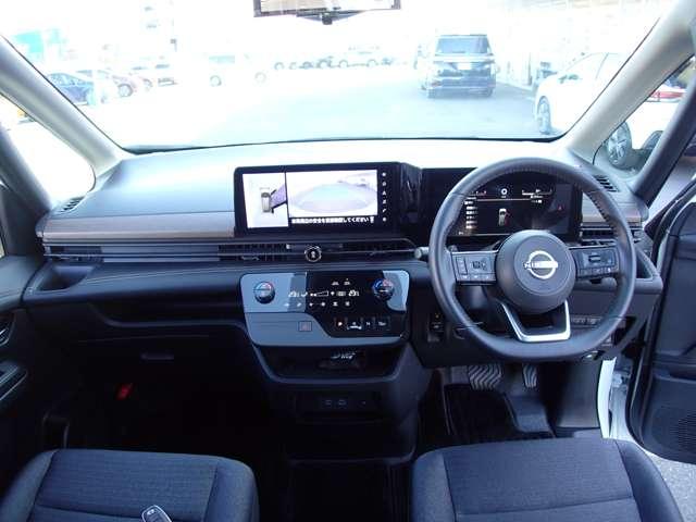 セレナ ２．０　ハイウェイスターＶ　ＮＩＳＳＡＮコネクトナビ　Ｗ電動スライド　レーダークルコン　レーンアシスト　ＬＥＤランプ　ワンオーナー車　盗難防止システム　ＥＴＣ装備　カーテンエアバッグ　アルミホイール　キーフリー　メモリ－ナビ　ナビＴＶ　記録簿　エアコン（4枚目）