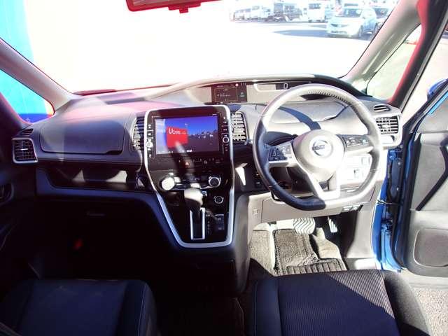 セレナ 2.0 ハイウェイスター VセレクションII 両側オートスライドドア 後席モニター 踏み間違い衝突防止 両側自動ドア 地デジ 後カメラ ワンオーナー車 禁煙 車線逸脱警告 LED 点検記録簿 ETC クルーズコントロール ドライブレコーダー(4枚目)