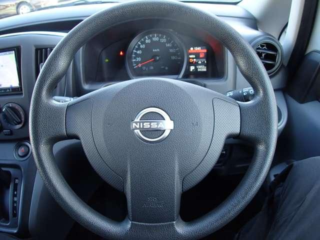 ＮＶ２００バネットバン １．６　ＧＸ　社外メモリーナビ　インテリジェントキー　前席パワーウィンドウ　盗難防止装置　運転席エアバック　衝突被害軽減ブレーキ　フルセグ　マニュアルエアコン　Ｂカメラ　アイドリングストップ　パワステ　ＡＢＳ（15枚目）